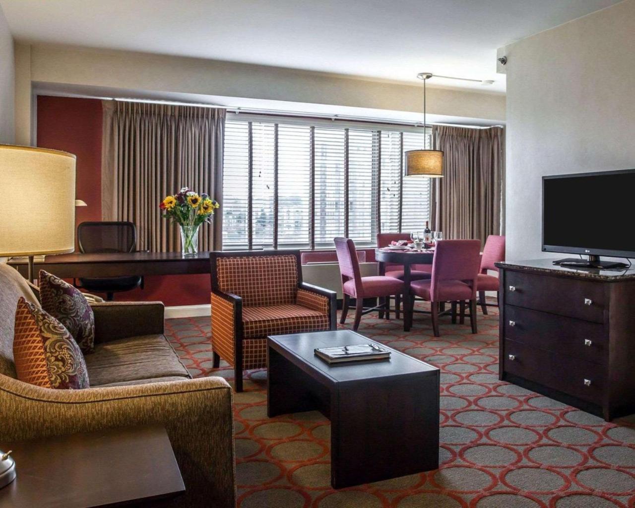 The Virginian Suites, Ascend Hotel Collection Arlington Extérieur photo